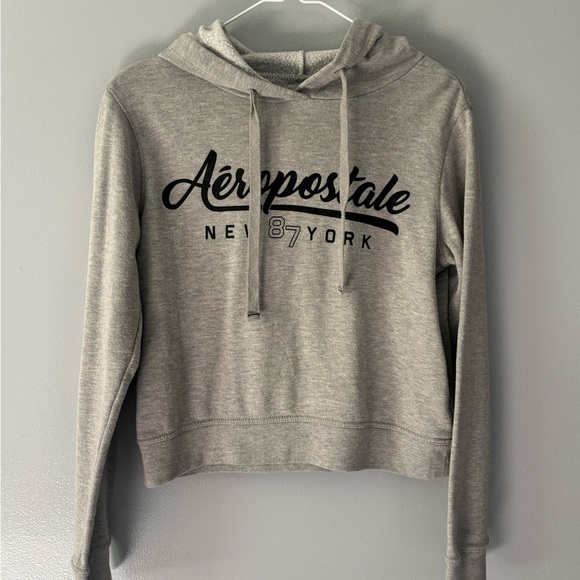 Aeropostale Gray Hooded Sweatshirt. Size Small Juniors.  Soft and comfy. - Picture 1 of 6